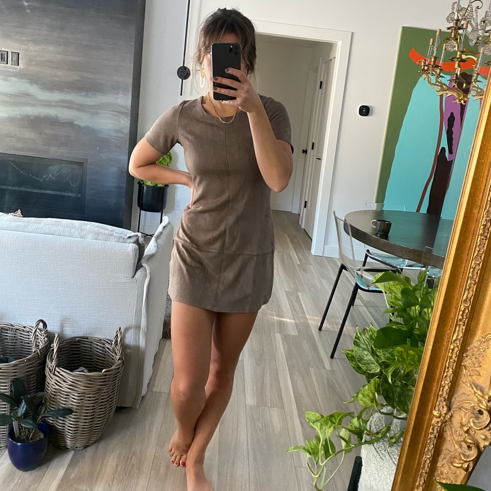 Paper Crane / XS / Taupe suede / Short sleeved dress / cute & hot all in one!